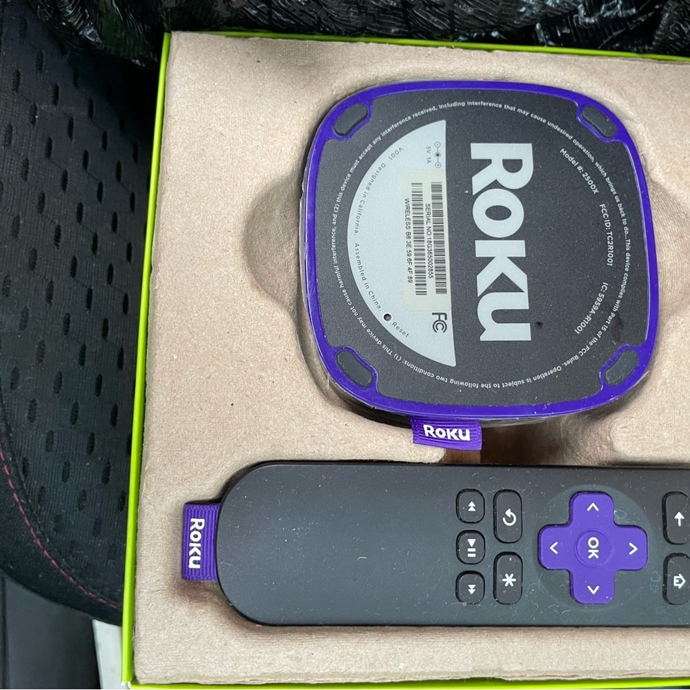 Complete Roku HD Wireless Streaming Box includes all accessories + - Picture 2 of 5